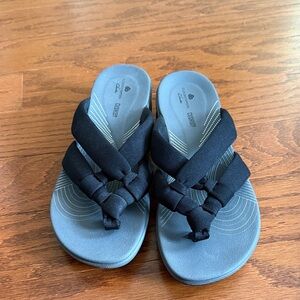 Clarks Black and Gray Flip Flops